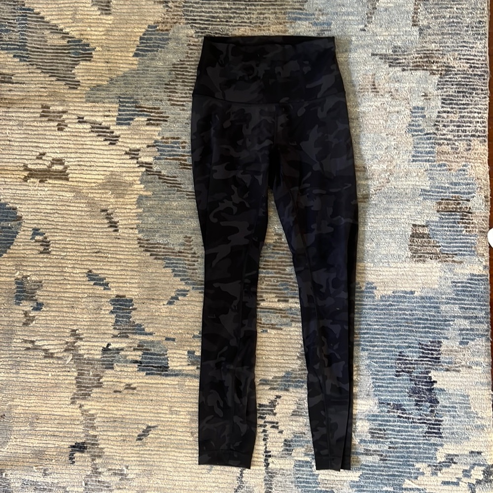NEW Lululemon 3/4 length leggings in camo